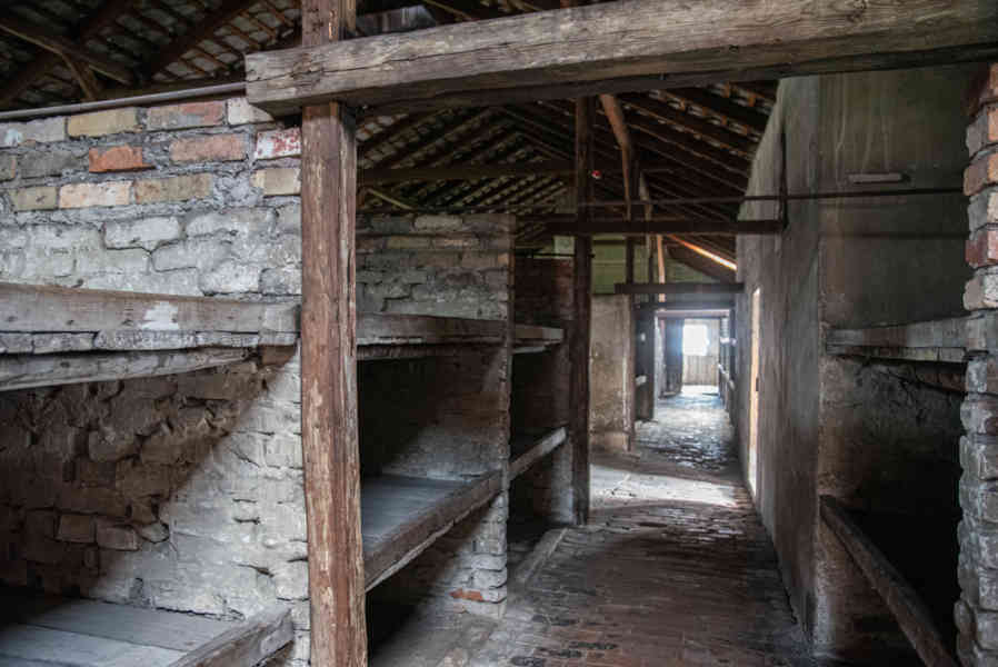 Polonia 096 - Auschwitz ll-Birkenau.jpg